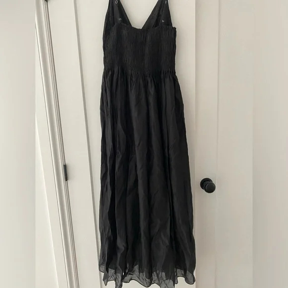 Moon River V neck midi dress in black - Picture 4 of 5